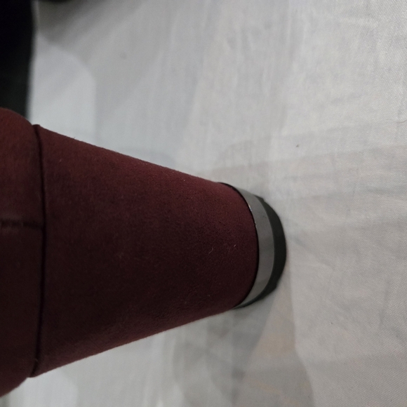 DKNY Burgundy and Black Wedge Boots - Picture 8 of 10